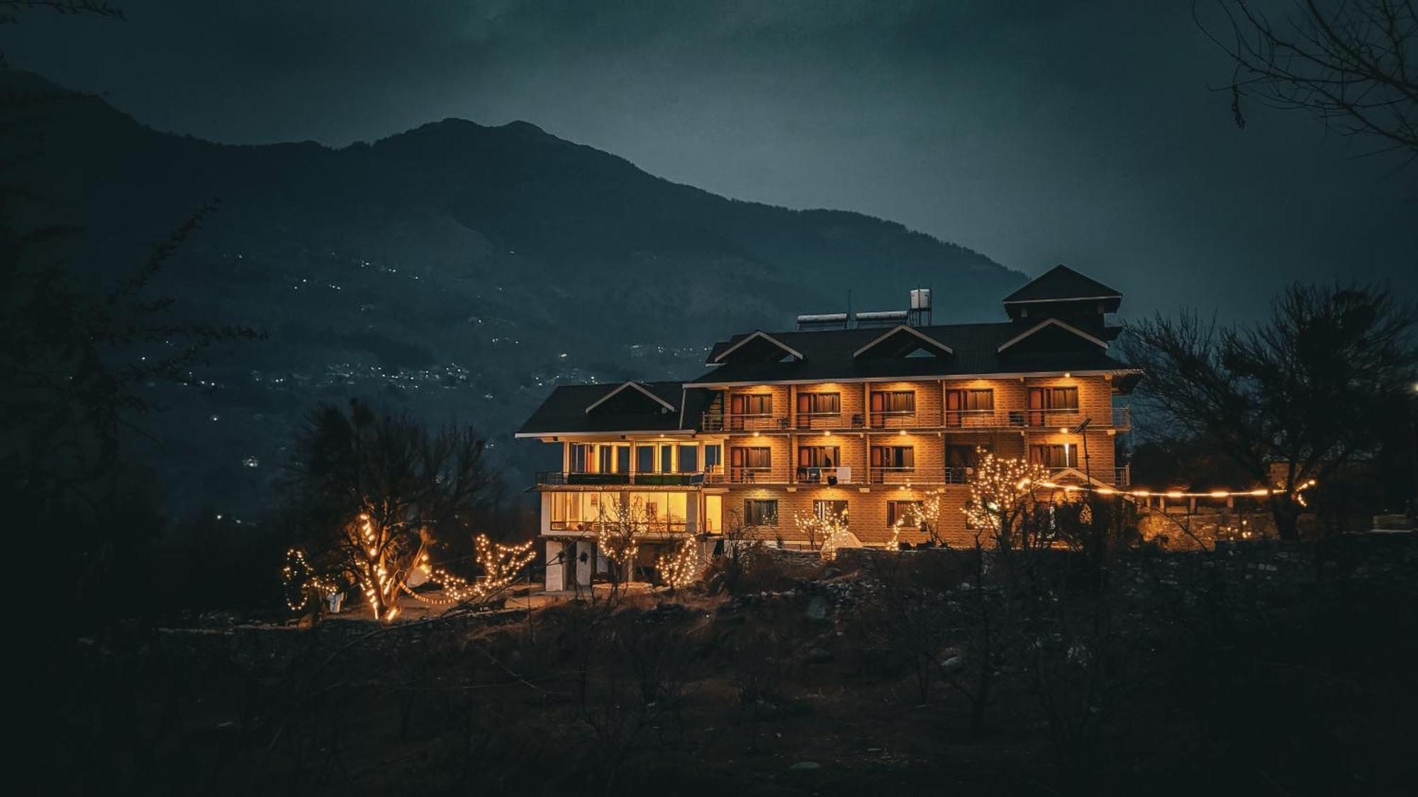 Aroha Residency- A Countryside Resort Manāli Kültér fotó