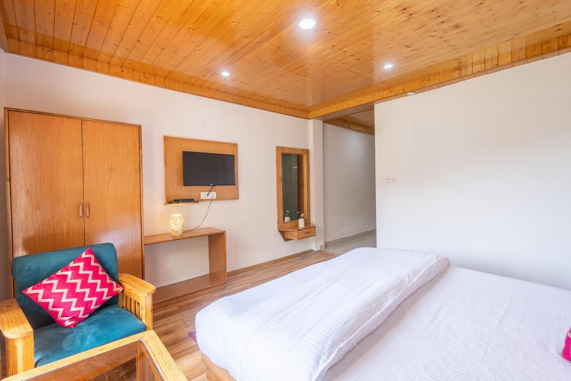 Aroha Residency- A Countryside Resort Manāli Kültér fotó