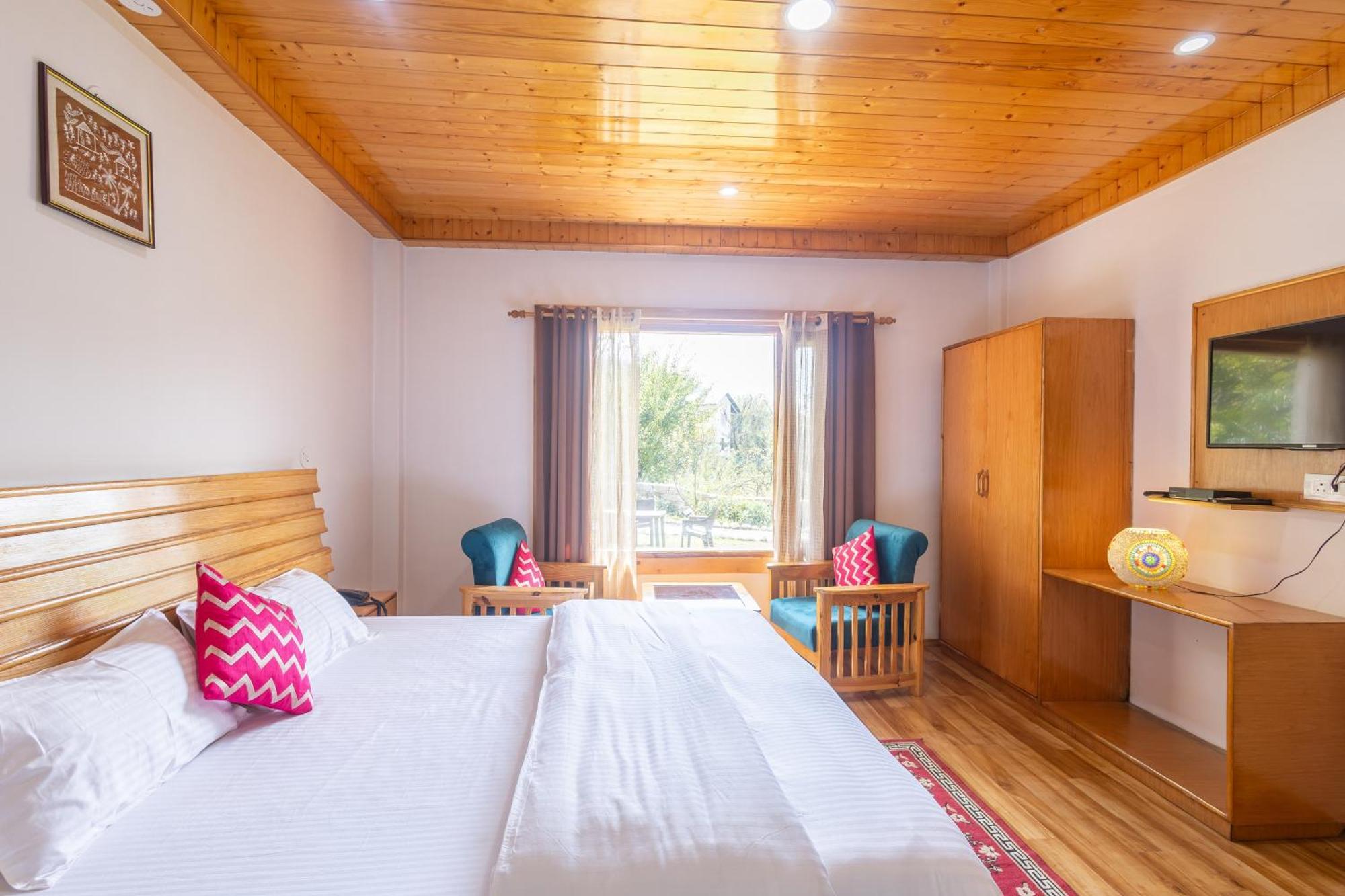 Aroha Residency- A Countryside Resort Manāli Kültér fotó