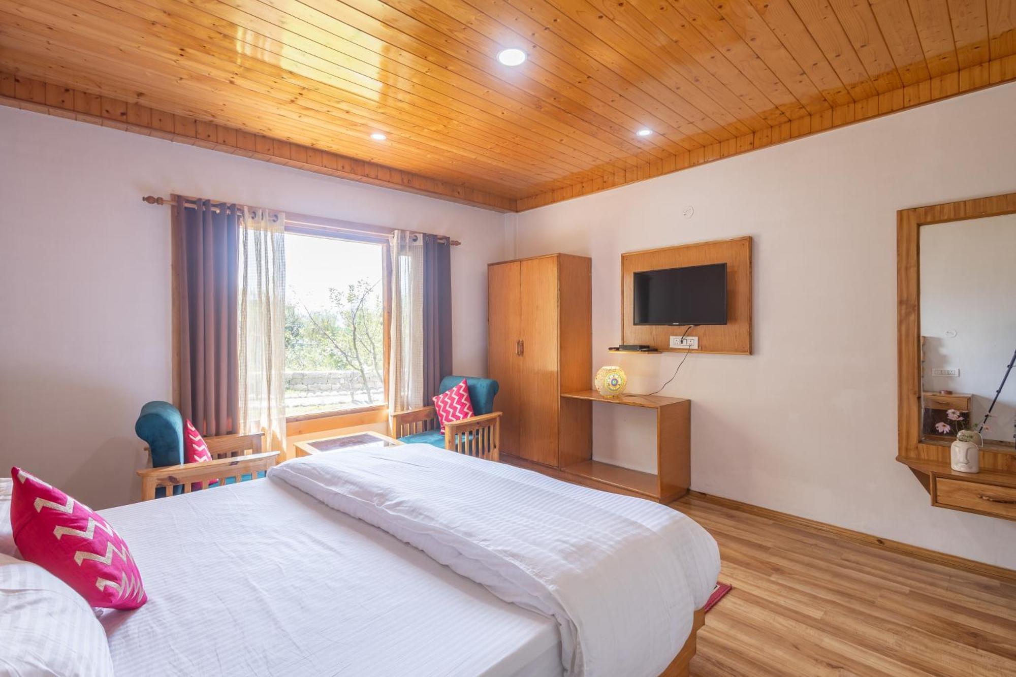Aroha Residency- A Countryside Resort Manāli Kültér fotó