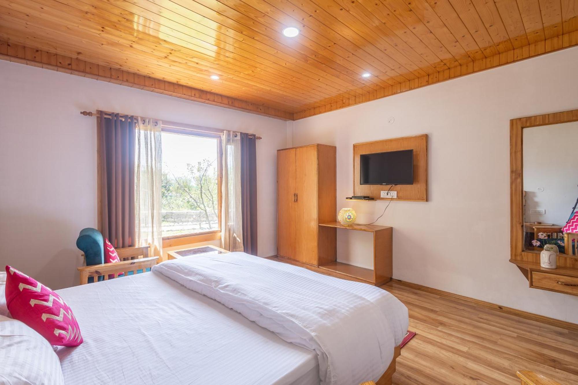 Aroha Residency- A Countryside Resort Manāli Kültér fotó